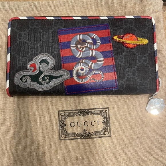 GUCCI ufo black courier zip coated wallet - Picture 3 of 6